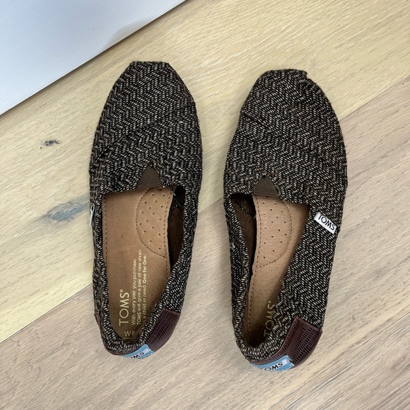 Toms Shoes - Toms Womens shoes 6.5